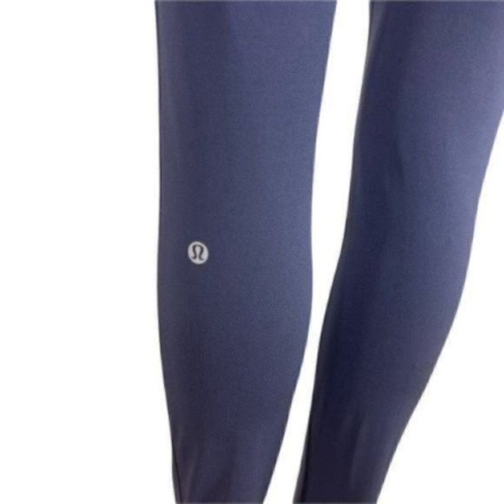 Lululemon Hold On Tight Solid 28" Midnight Navy size 8 Style Number: W5ATOS - Picture 4 of 8